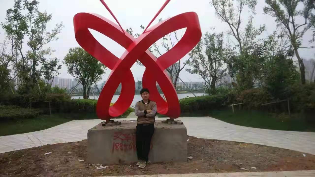 徐州玻璃钢雕塑公司 告诉你城市雕塑的特性有哪些？